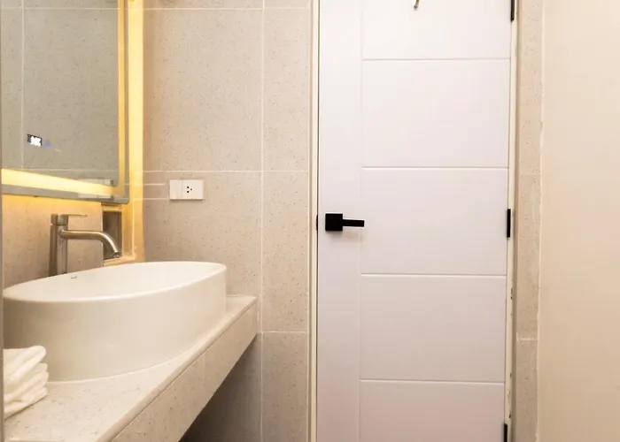 3 Bedroom For 6 Guests Family In The Heart Of Sathorn 아파트 *